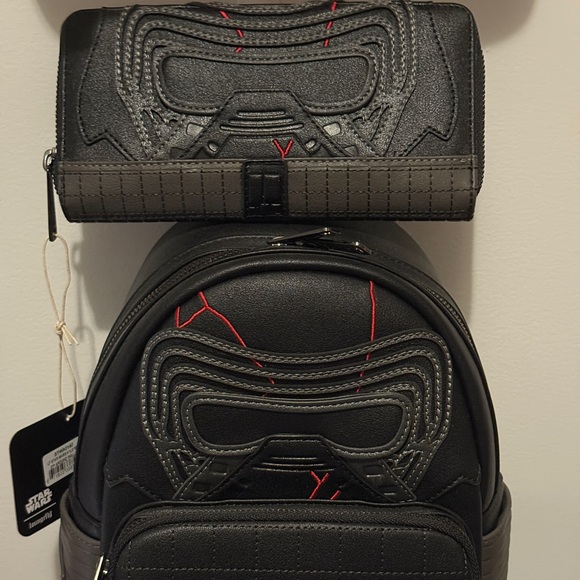 Star Wars Kylo Ren Loungefly Backpack and wallet - Picture 3 of 4